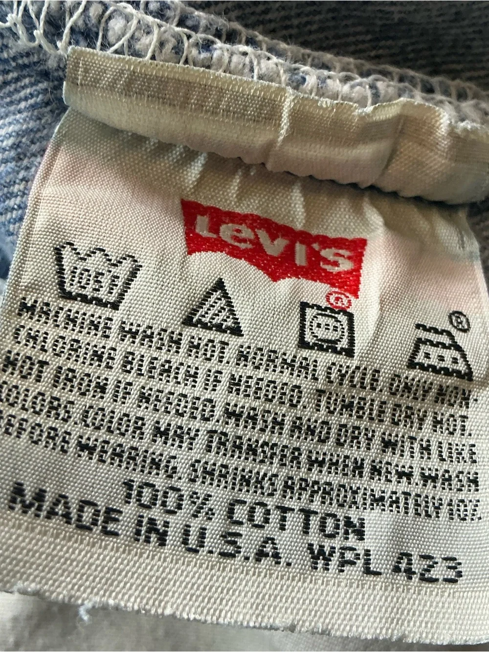 Vintage Levi’s 501 button fly 90s straight leg jeans 34 x 32 USA made